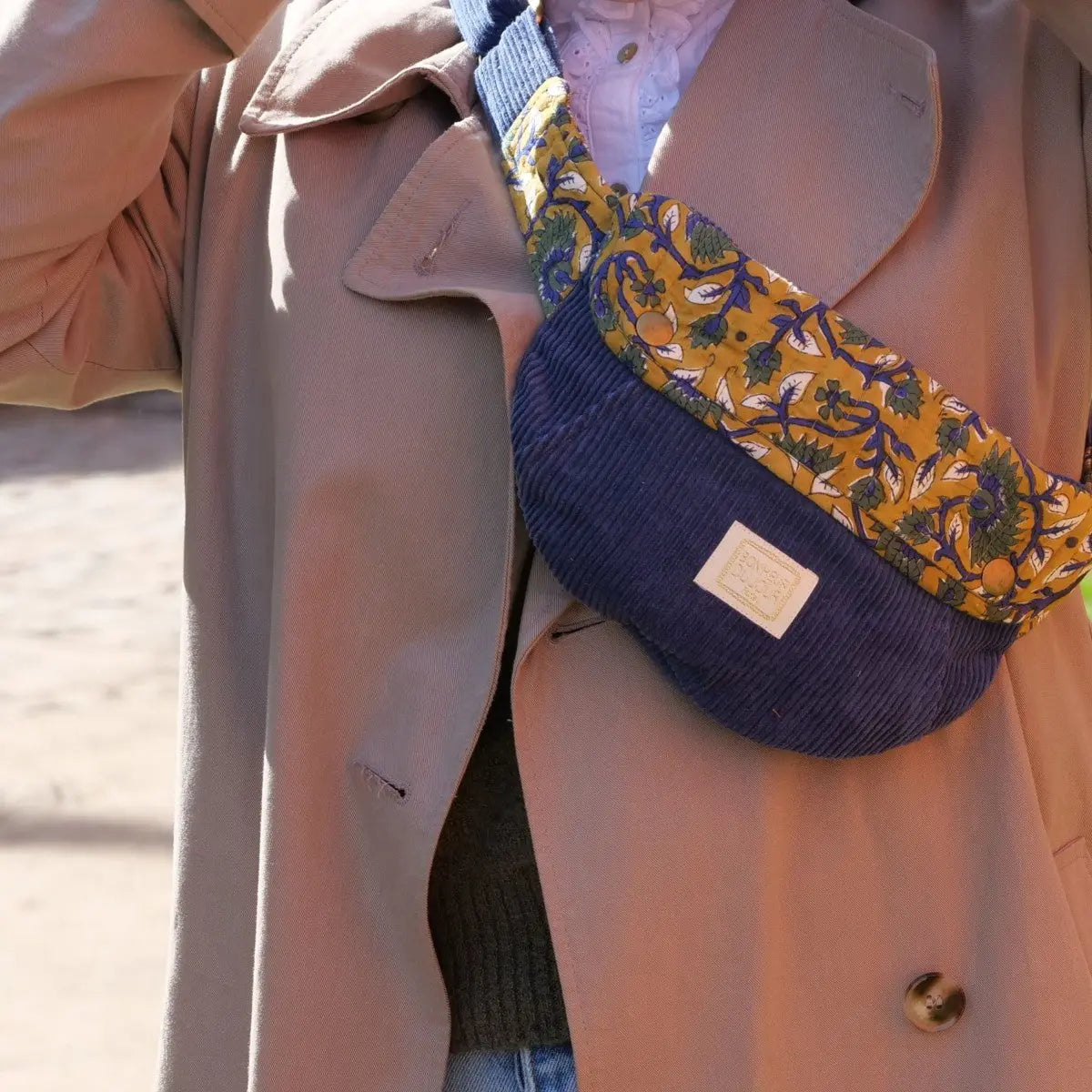 Sac Banane en velours et fleurs