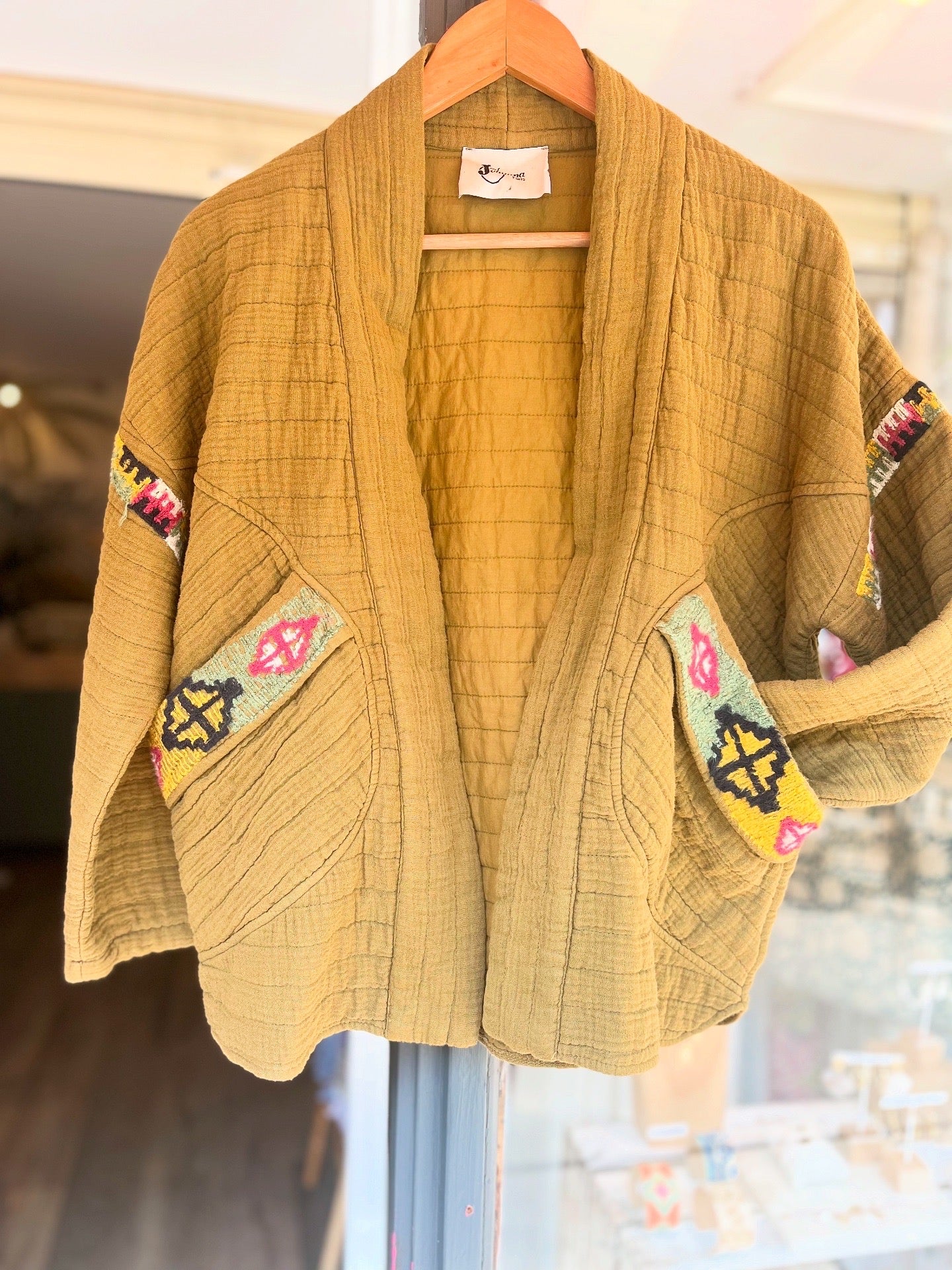 Veste matelassée brodée